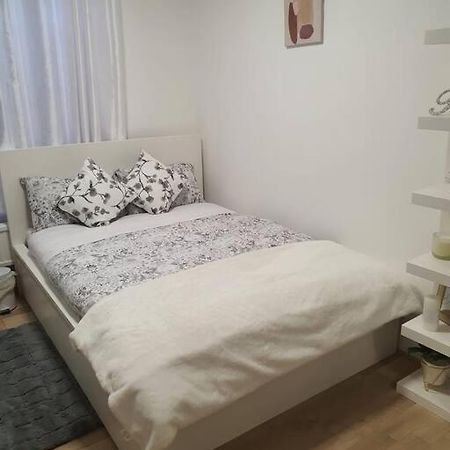 2 Bedroom Flat In Vauxhall, ロンドン エクステリア 写真