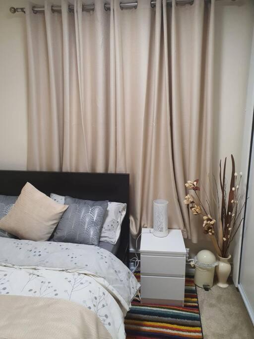 2 Bedroom Flat In Vauxhall, ロンドン エクステリア 写真